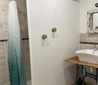 Pluherlin Apartment | Le Moulin de Gueuzon