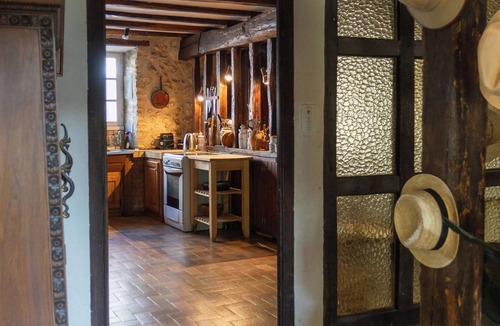 Migne-Auxances House | Le Moulin de Giroir: peaceful riverside setting