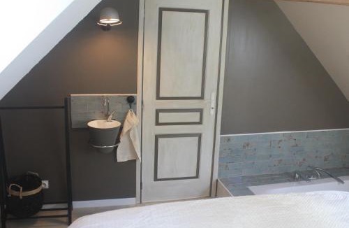 Mur-de-Bretagne Apartment | Le Moulin du Guer