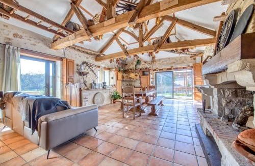 Guizengeard House | Le Moulin