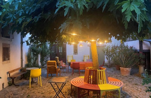 Etrigny House | Le Mûrier - The courtyard that connects us