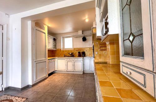Vernou-la-Celle-sur-Seine Apartment | Le Murmure du Moulin - 14 people - Charming house