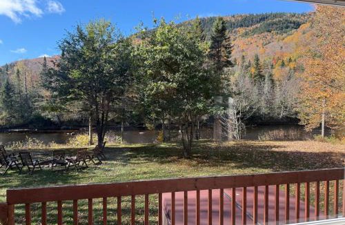 Saint-Raymond Ski Chalet | Le Nørda sur la rivière Vallée Bras du Nord