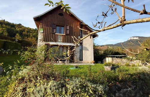 Saint-Christophe-la-Grotte House | LE NID DE LA GROTTE - SAINT CHRISTOPHE LA GROTTE