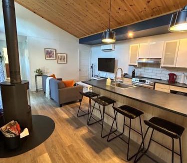 Pont-Rouge Ski Chalet | Le Naturel Spa & Foyer & Détente
