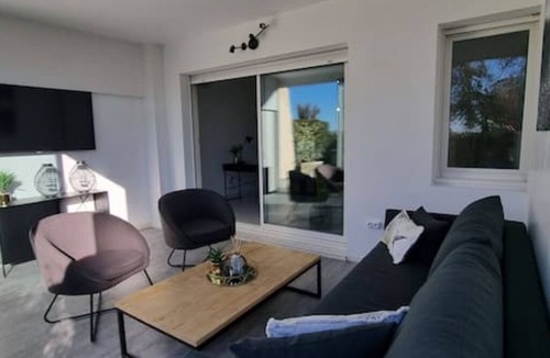 Sete Apartment | Le Neuburg Sur La plage Vue Mer Clim Piscine