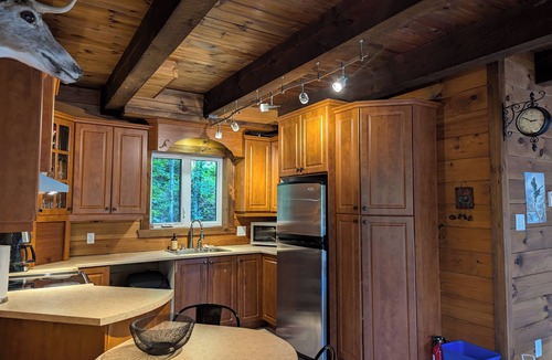 Montcalm Ski Chalet | Le Neuchâtel: Tranquility by the lake and nature activities all around