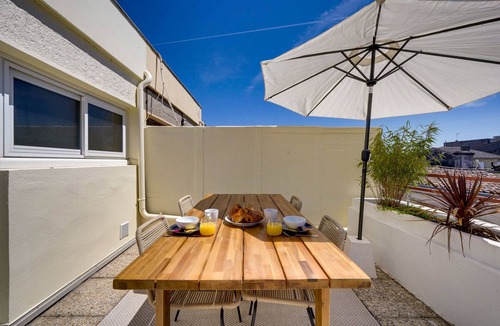 Libourne Apartment | Le Nid Bleu - Studio Apartment, Sleeps 2
