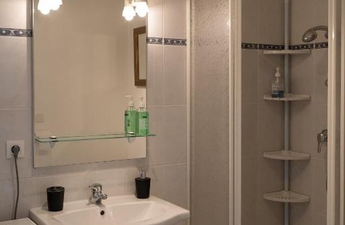 Onet-le-Chateau Apartment | Le Nid Castonétois Parking Privé