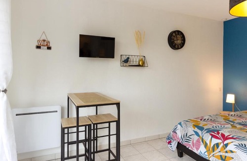 Onet-le-Chateau Apartment | Le Nid Castonétois Parking Privé