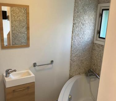 Castries Bed & Breakfast | Le Nid Castries - Charmante suite indépendante et totalement équipée avec entrée privée centre Castries - Proche Montpellier