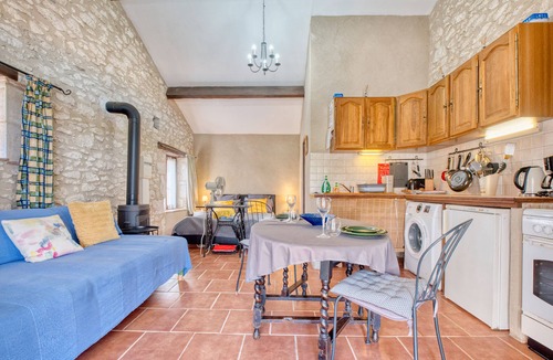 Razac-d'Eymet Apartment | Le Nid – Charming Studio with Shared Pool and Panoramic View of the Dordogne
