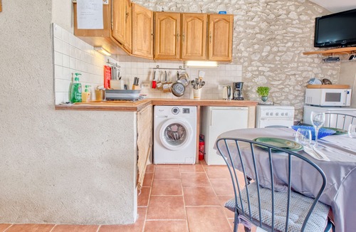 Razac-d'Eymet Apartment | Le Nid – Charming Studio with Shared Pool and Panoramic View of the Dordogne