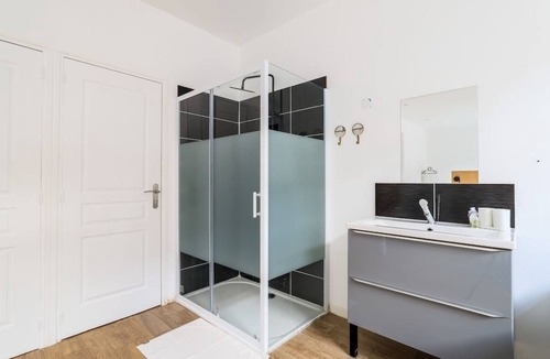 Tourcoing Apartment | Le Nid Cosy 2, Balnéo et wifi