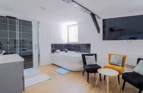 Tourcoing Apartment | Le Nid Cosy 4, Balnéo 2 lits wifi