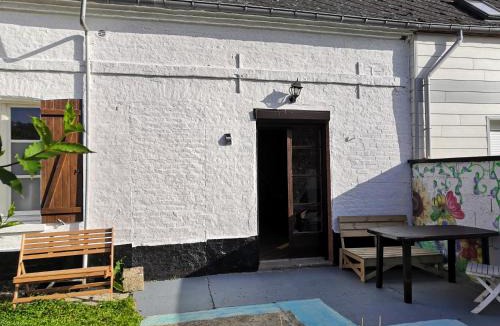 Yzengremer House | Le nid d'hirondelle