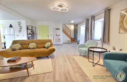 Bourbriac House | Le nid d'hirondelles