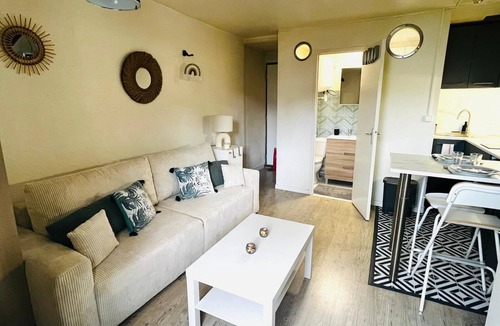 Linas Apartment | Le Nid de l'Autodrome - cosy & practical