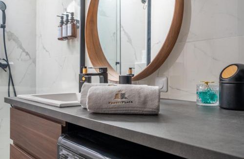 Tours City Centre Apartment | Le Nid de la Colombe - By PrestiPlace