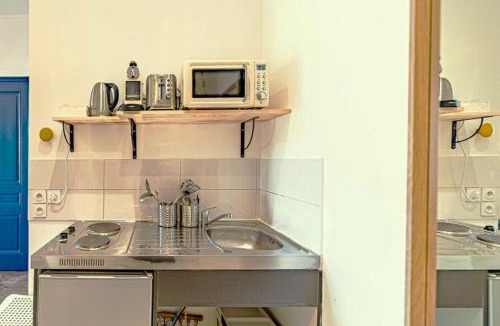 2nd Arrondissement Apartment | Le Nid de Perrache Comfortable and Stylish Studio