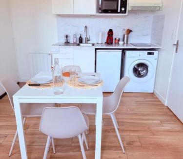 Plaisance-du-Touch Apartment | Le nid de Plaisance , T1 coup de cœur avec Parking