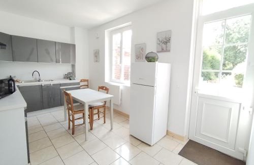 Saint-Just-en-Chaussee Apartment | Le Nid Douillet - Gare 5 min , accès Paris facile