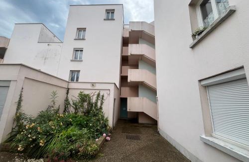 Royallieu Pompidou Apartment | Le Nid Douillet