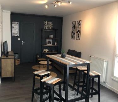 Royallieu Pompidou Apartment | Le Nid Douillet