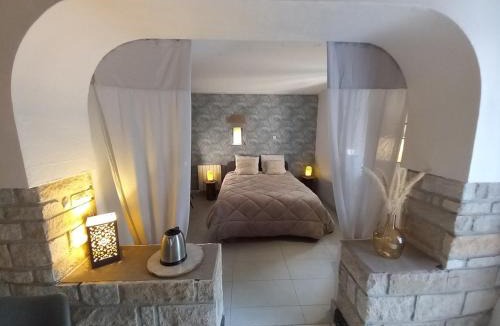 Ville-Saint-Jacques House | Le Nid du Cormier