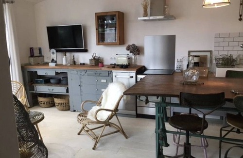Mairie de Chantenay House | Le Nid du Héron: vacation home with heated pool in the heart of Nantes