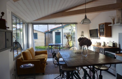 Mairie de Chantenay House | Le Nid du Héron: vacation home with heated pool in the heart of Nantes