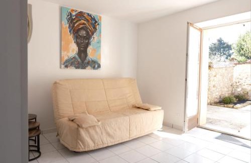 Montereau-sur-le-Jard Apartment | Le Nid du Voyageur