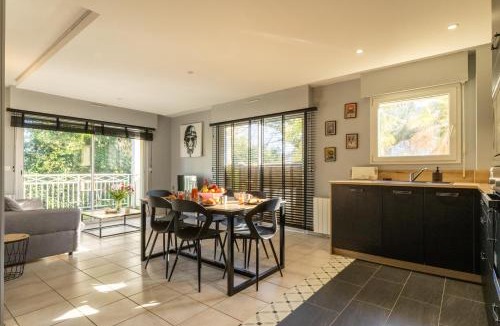 Mont-de-Marsan Apartment | Le nid montois - centre - parking - balcon - wifi - lave linge et vaisselle