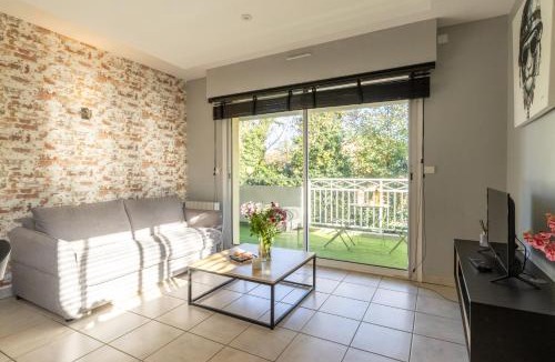 Mont-de-Marsan Apartment | Le nid montois - centre - parking - balcon - wifi - lave linge et vaisselle