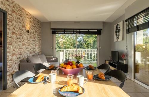 Mont-de-Marsan Apartment | Le nid montois - centre - parking - balcon - wifi - lave linge et vaisselle