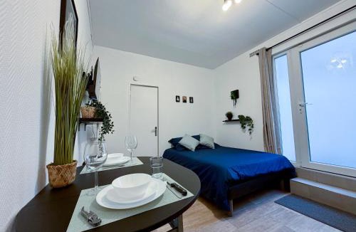 Villemomble Apartment | Le Nid Secret - Studio cosy cour privée proche RER