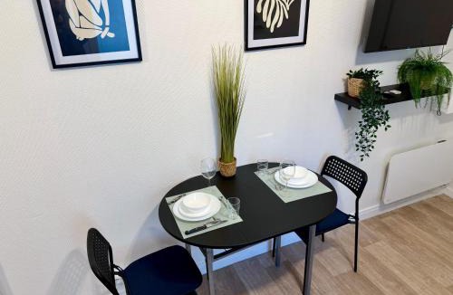 Villemomble Apartment | Le Nid Secret - Studio cosy cour privée proche RER