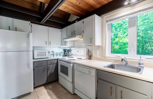Beaupre Ski Chalet | Le Nid | Terrace & BBQ | Swimming pool & Sauna | AC | Indoor Fireplace
