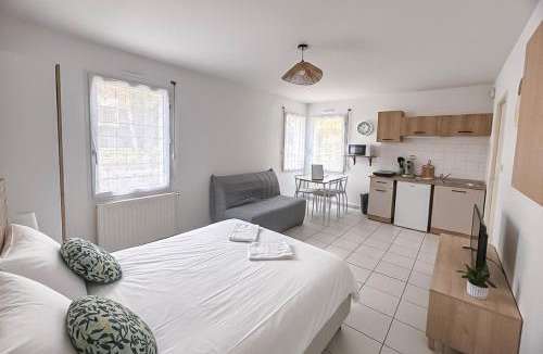 Pouzauges Apartment | Le Nid Vendéen - Cozy studio 2-4 pers 15 min du Parc