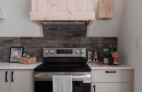 Mont-Tremblant Ski Chalet | Le Nordö | 4Season Spa&BBQ | int&ext Fireplace | AC | Raclette&Fondue