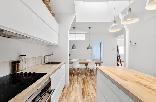 Mauricie Apartment | | Le Notre Dame 1 | River & City at the Gateway