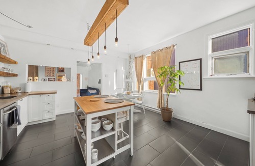 Mauricie Apartment | | Le Notre Dame 2 | River & City at the Gateway