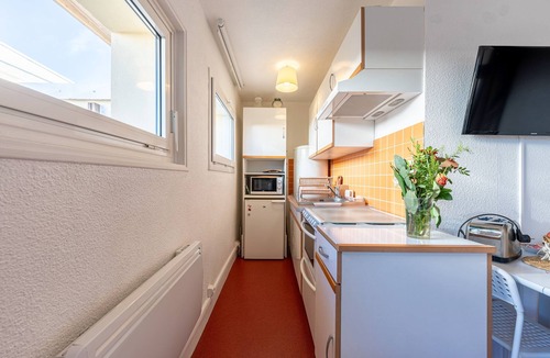 Saint-Laurent-en-Grandvaux Apartment | Le P'tit Bois - Piscine partagée