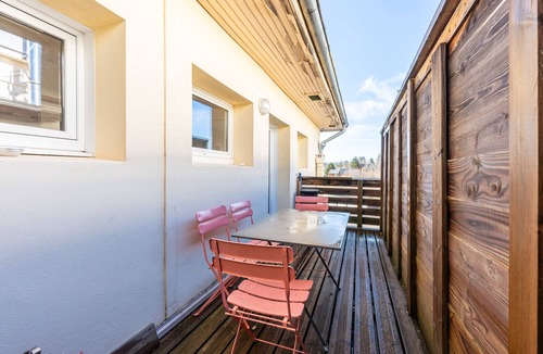 Saint-Laurent-en-Grandvaux Apartment | Le P'tit Bois - Piscine partagée