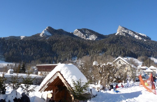 Saint-Pierre-de-Chartreuse House | Le Petit Chartreux: village house for 15/20 people