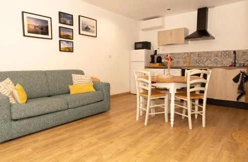 Sainte-Mere-Eglise House | Le paille en queue