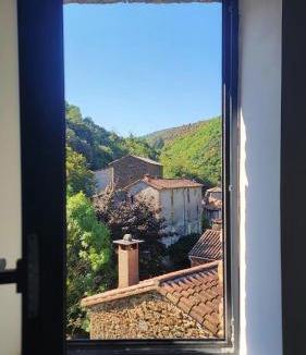 Valleraugue House | Le Paillot Cevenole house with view and fireplace