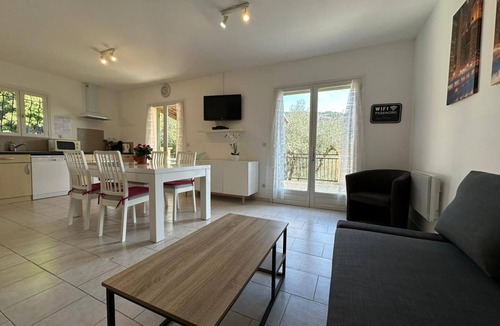 Coaraze House | Le Palmier - BENDEJUN