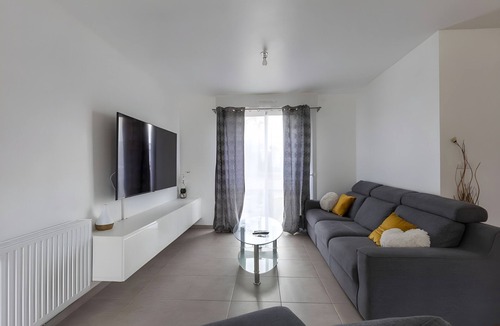 Pin - Vert Galant House | Le Panorama - Proche Circuit - 5p - Rêve au Mans