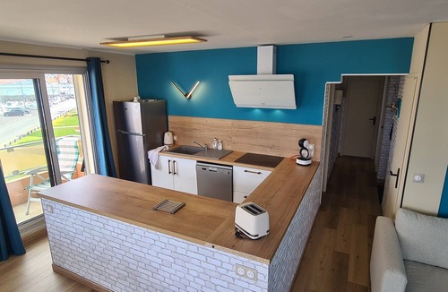 Grandcamp-Maisy Apartment | Le Panoramic - 180° sea view & port - Balcony - Elevator - Garage - Waterfront